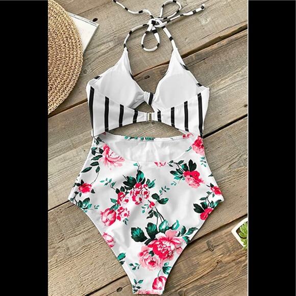 CUPSHE Sweet Honey Bowknot One-Piece Swimsuit - Picture 3 of 6